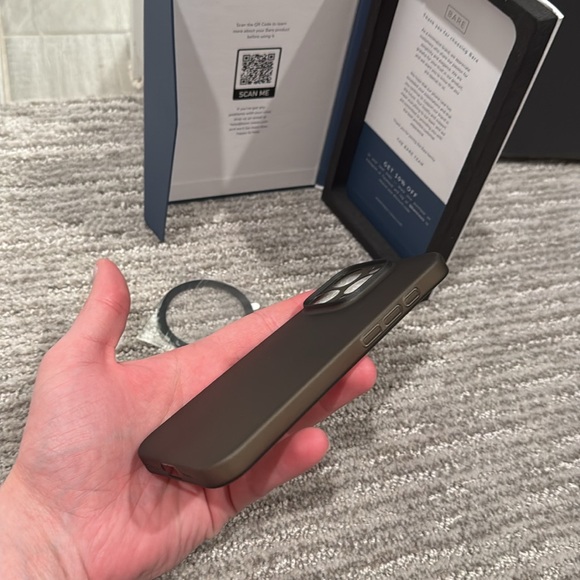 ⭐️ Sale ⭐️ open box NEW iPhone 16 PRO (6.3”) BARE minimalist phone case - Picture 5 of 10